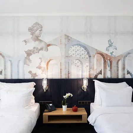 Blue Star Luxury Hotel 4*