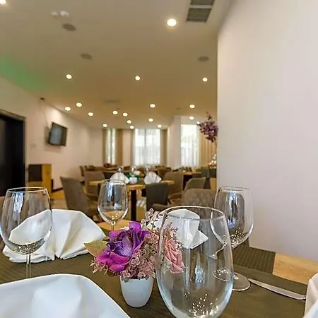 מלון Blue Star Luxury