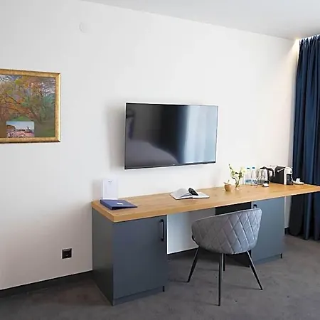 מלון Blue Star Luxury 4*