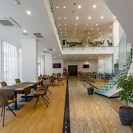 Blue Star Luxury מלון