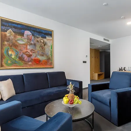 Отель Blue Star Luxury 4*
