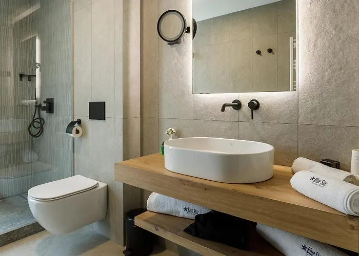 Blue Star Luxury Hotel 4*